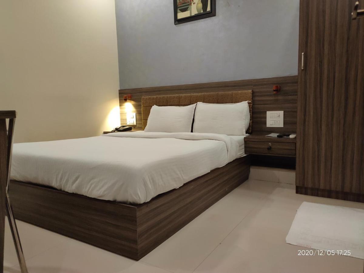 Orange International-Santacruz, Mumbai